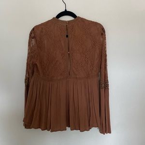 American Eagle lace long sleeve top